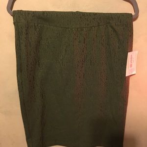 M NWT LuLaRoe Cassie Olive